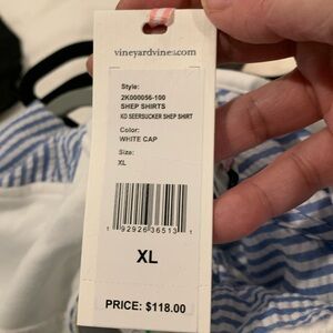 NWT - Vineyard Vines Official Kentucky Derby zip neck sweatshirt.